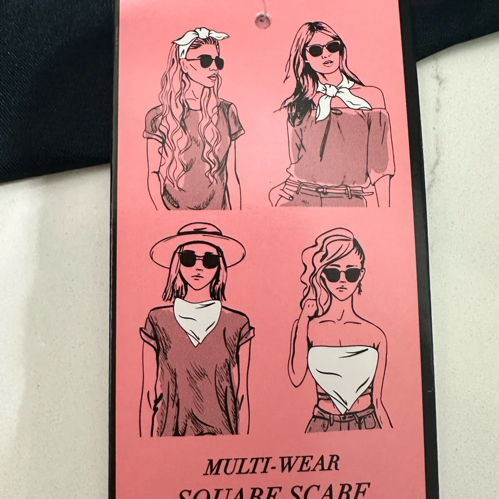 JUICY COUTURE Lily Floral Square NWT Scarf in Black/Grey White 36